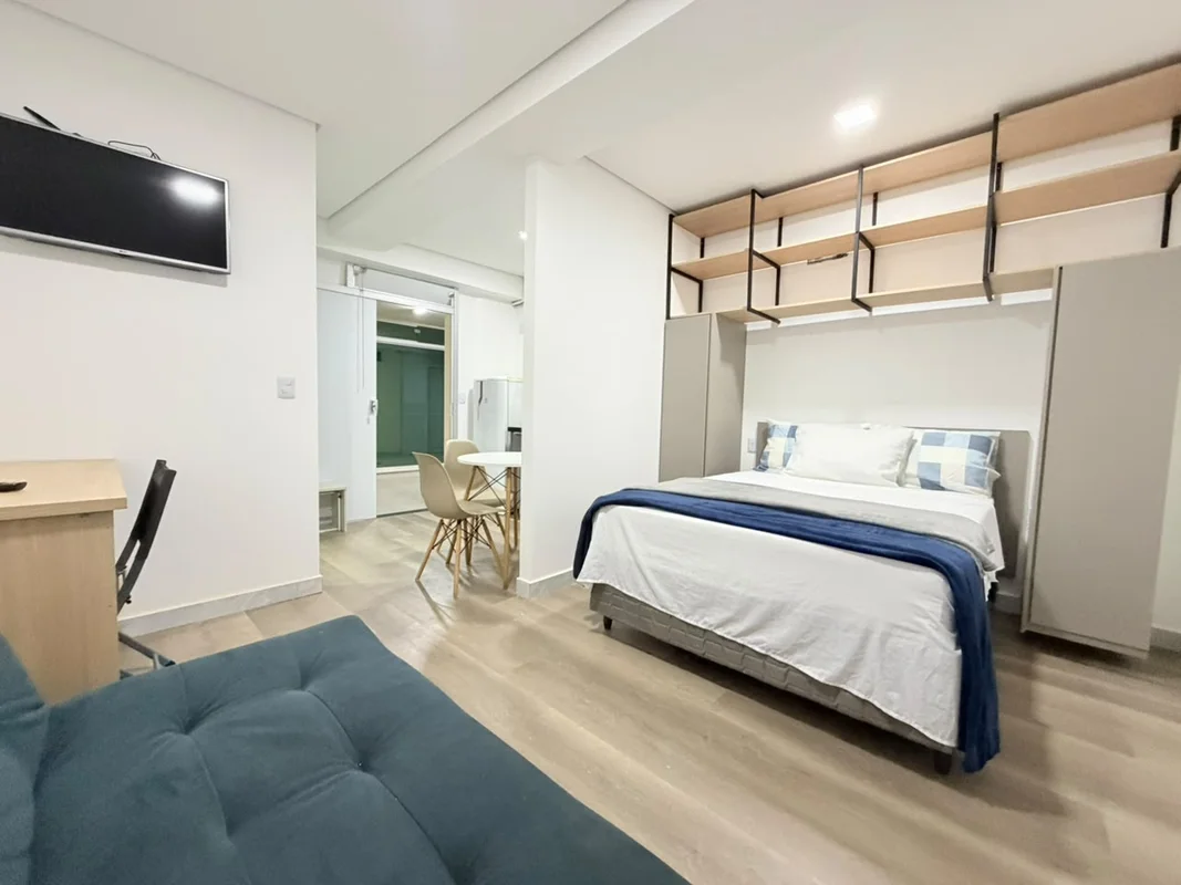 KIT STUDIO MOBILIADA | 25 m² | AO LADO DO SETOR HOSPITALAR NORTE | EXCELENTE PAR...