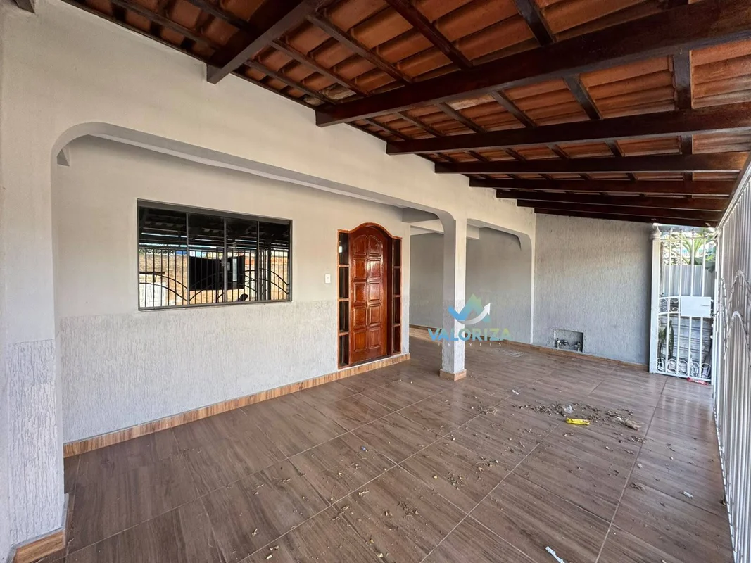 Casa à Venda em Samambaia Norte QR 425 Casa princial na Laje com; -2 Quartos-Sal...