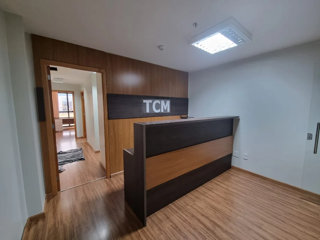 Sala Comercial Mobiliada à Venda – Edifício Barão do Rio BrancoExcelente oportun...