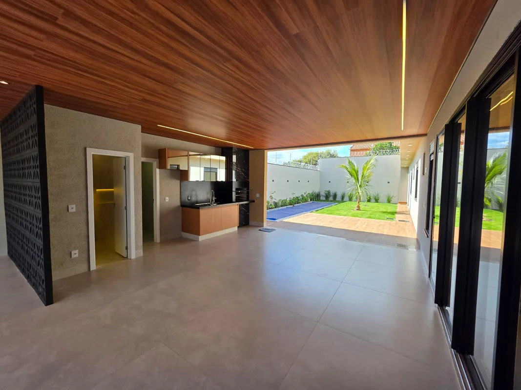  Casa Alto Padrão no Jardim Europa Jardim Europa — Goiânia/GO (A 3 min da Av. T-...
