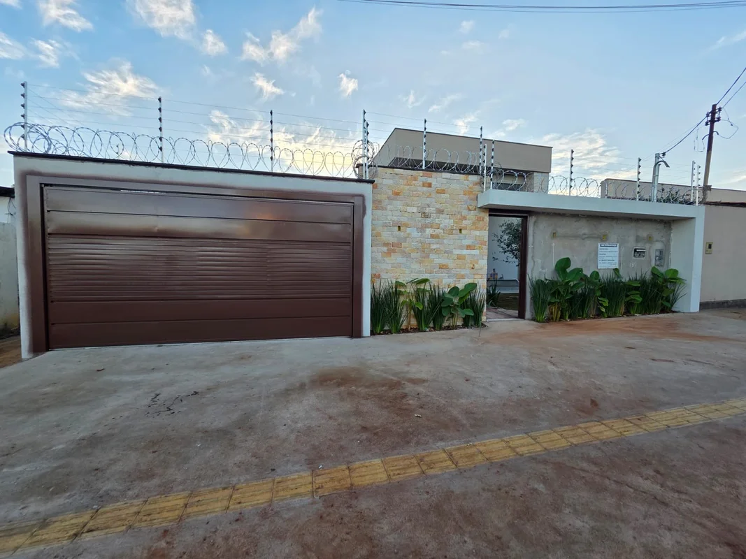  Casa Alto Padrão no Jardim Europa Jardim Europa — Goiânia/GO (A 3 min da Av. T-...
