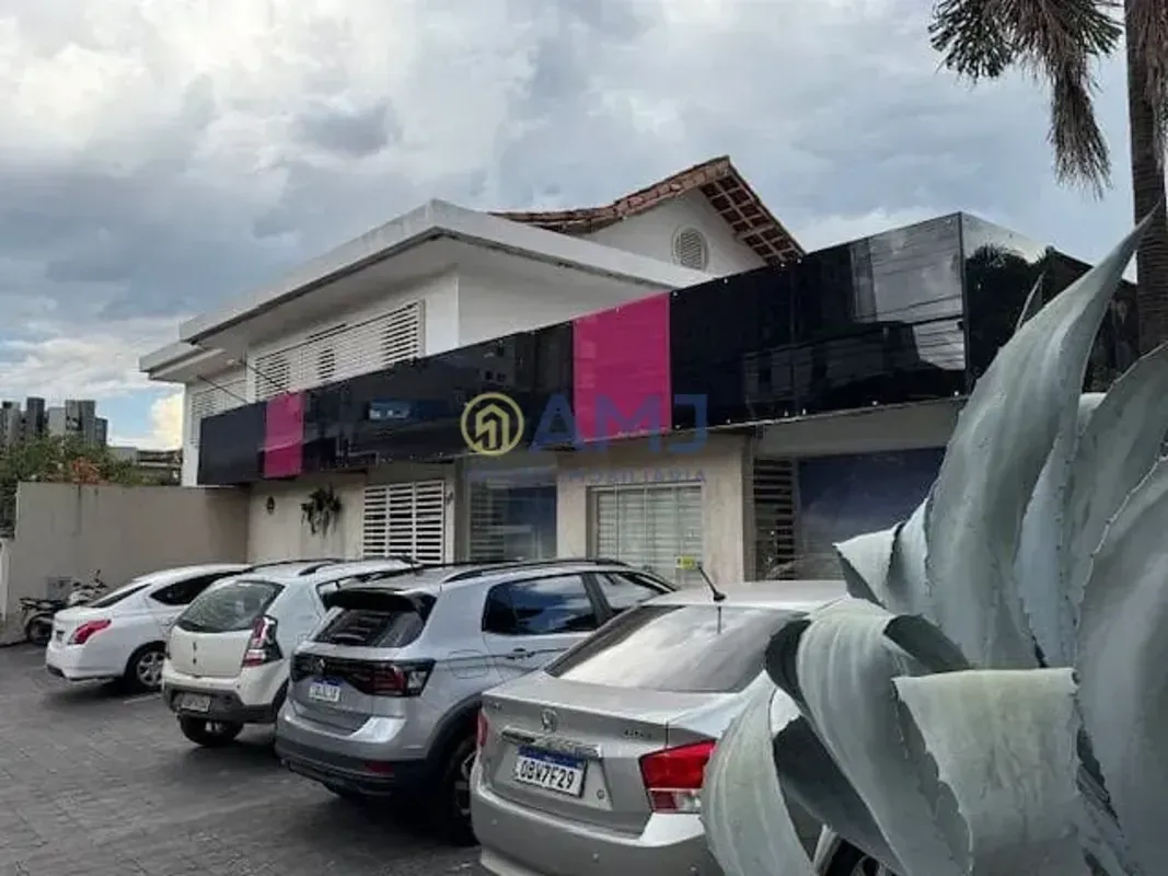Oportunidade no Setor Marista Sobrado Comercial em Localização EstratégicaExcele...