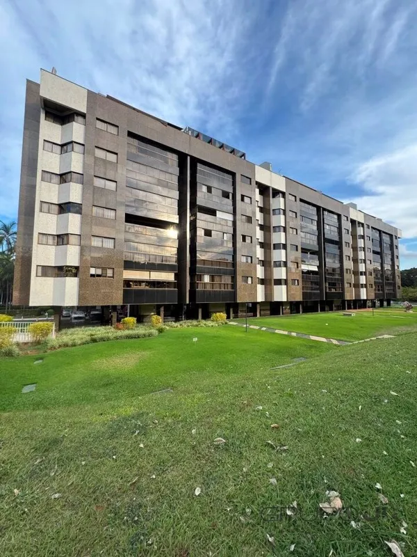 Imóvel residencial localizado no Edifício Ozanan Coelho, com área útil de 203,75...