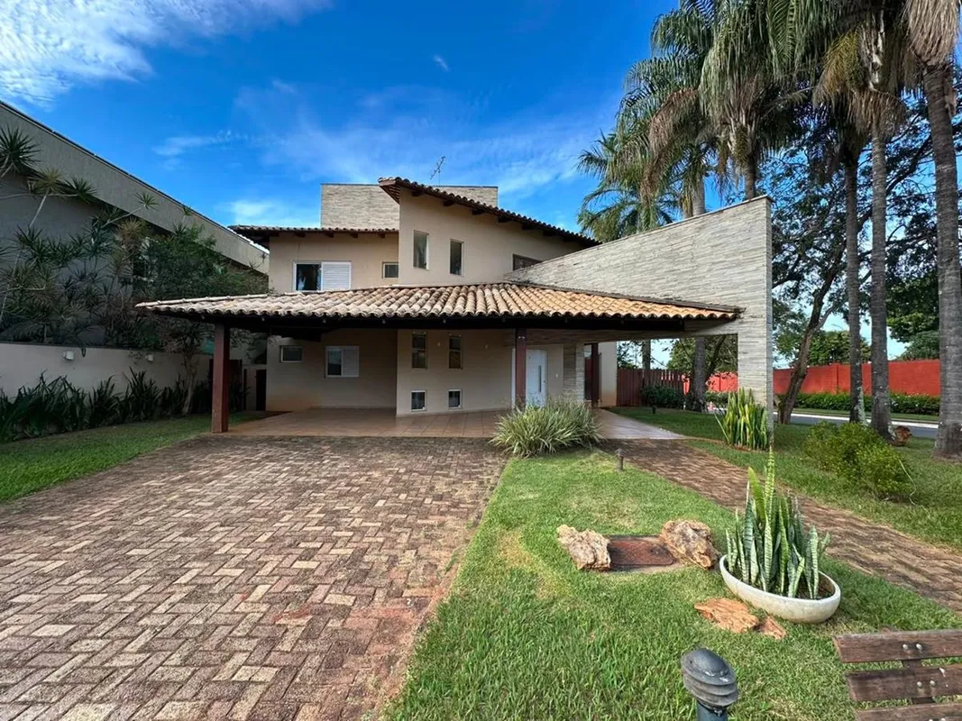 Uma casa que reÃºne amplitude, privacidade e uma excelente Ã¡rea de lazer, em um...