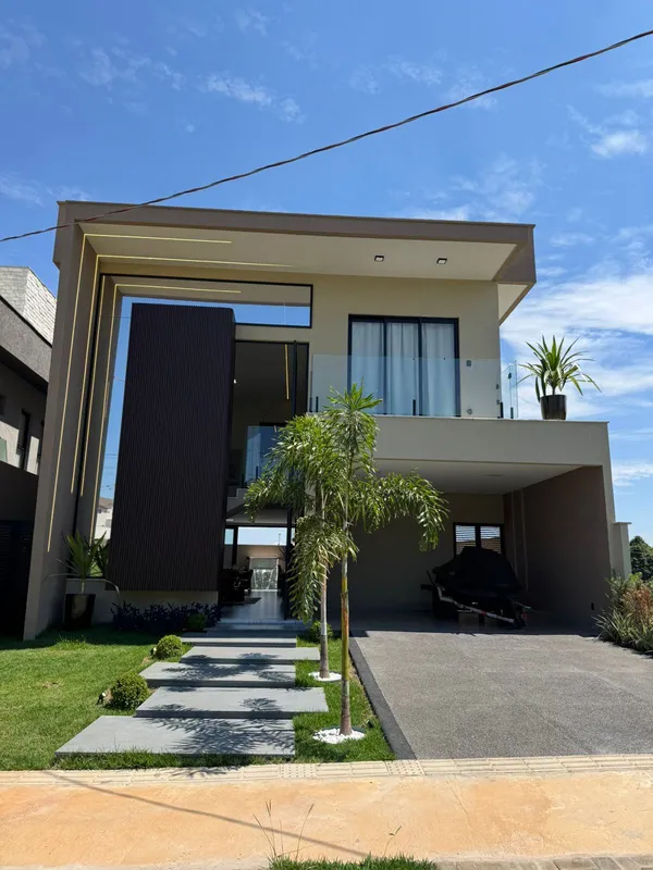 Casa completa, moderna e pronta para morar, toda mobiliada. São 03 suítes plenas...