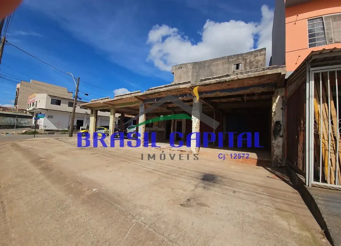 QUADRA 400 – LOTE DE ESQUINA NA AVENIDA PRINCIPALExcelente oportunidade para ins...