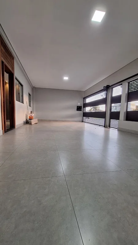 Mecta aluga - linda casa! CASA DA FRENTE * 3 quartos, sendo 1 suíte;* sala integ...