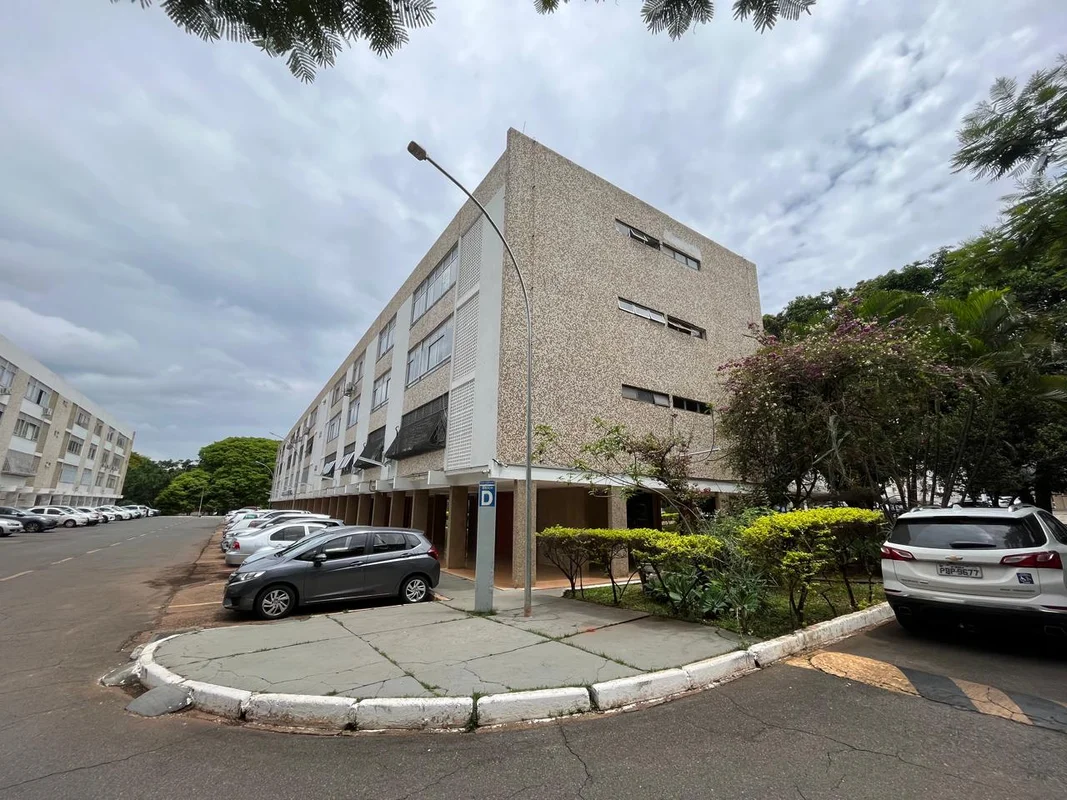 Aluga-se Apartamento SQS 402 Bloco D - Asa Sul / DF Ótima localização! No centro...