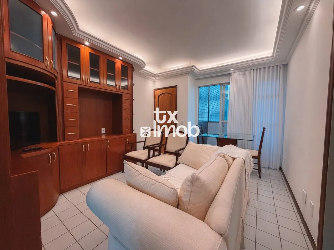 Apartamento vazado, mobiliado, situado no 2º andar com 60m2 de área privativa.> ...