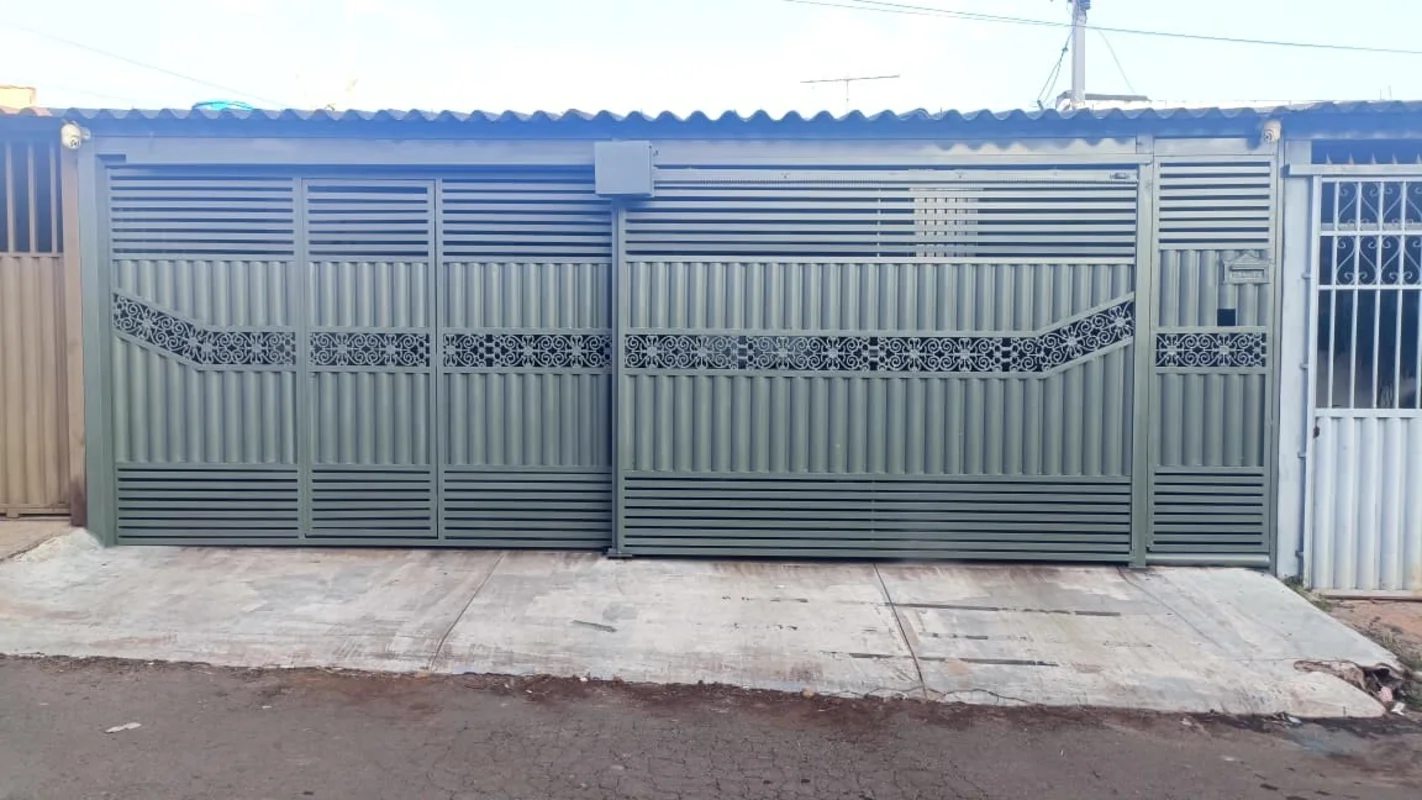 Casa QR 405 Samambaia Norte * Casa com ótima localização, comércio local bem com...
