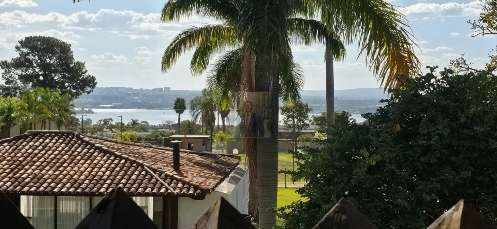 Fração : 2.400m²Exclusividade no SMDB Sul – Casa com Habite-se e Vista Privilegi...