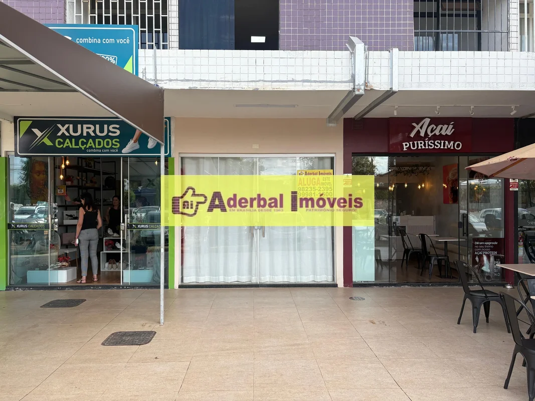 Belíssima loja com dois ambientes, banheiro privativo, toda em porcelanato, equi...