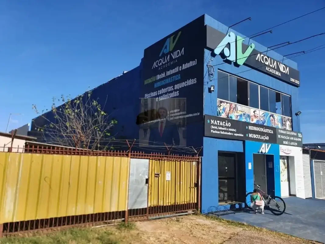 Oportunidade Única de Investimento: Prédio Comercial Alugado, Completo e Versáti...