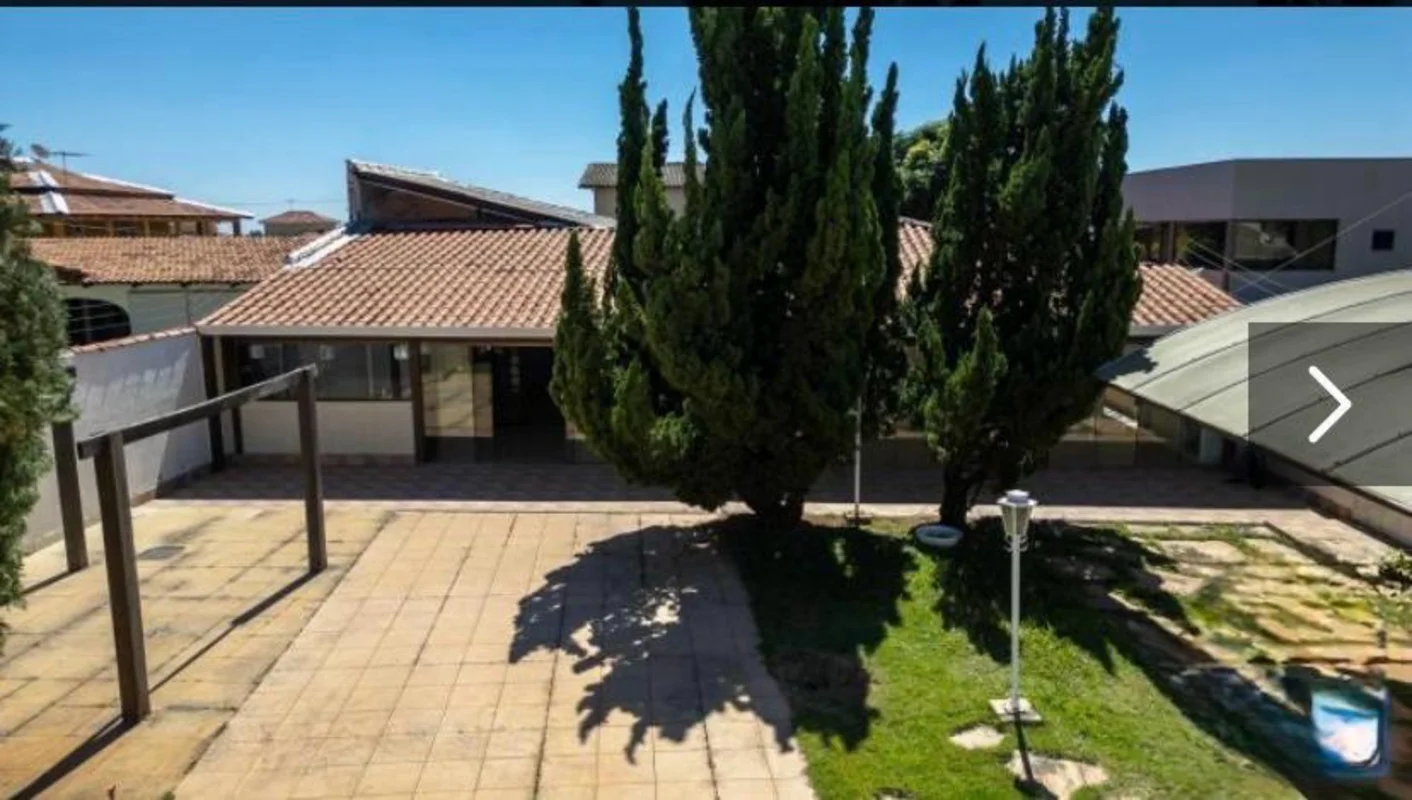 Conheça uma charmosa casa de 250m² à venda no Condomínio RK, na Região dos Lagos...