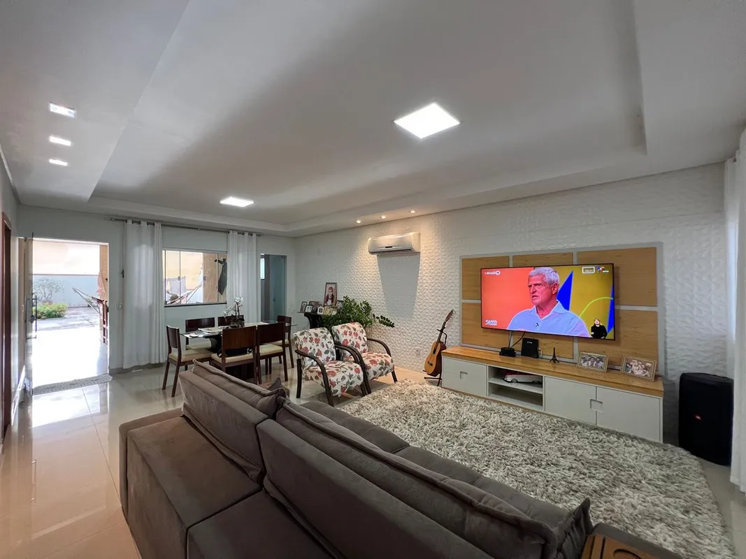 Aceita permuta por apartamento, casa ou lote de até R$ 600 mil.Destaques do imóv...