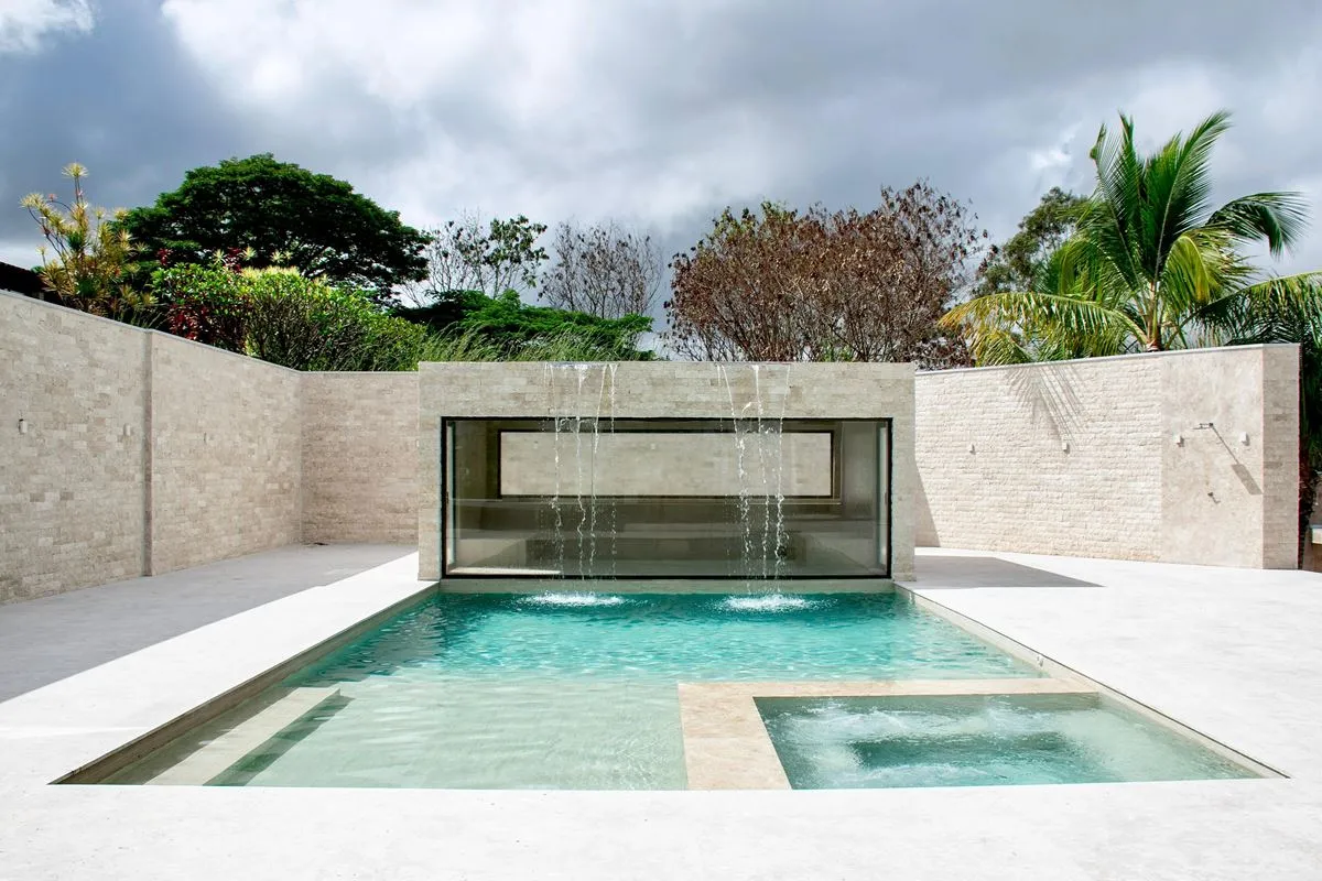 Casa espetacular na QI 25, Lago Sul. Um imóvel onde a arquitetura valoriza a pai...