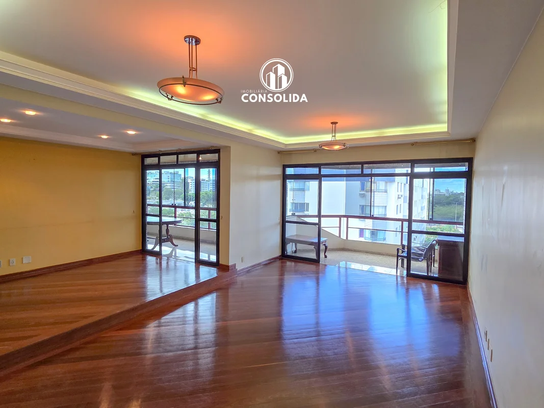 Apartamento de canto no Edifício Residencial Parthenon. Salão c/2 ambientes, var...