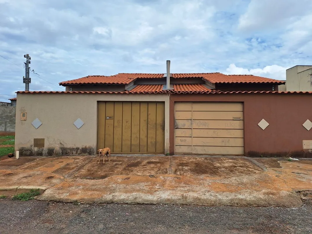 Duas casas pelo preço de umaCada lote tem 120m².Cada casa tem 78m² construídos P...