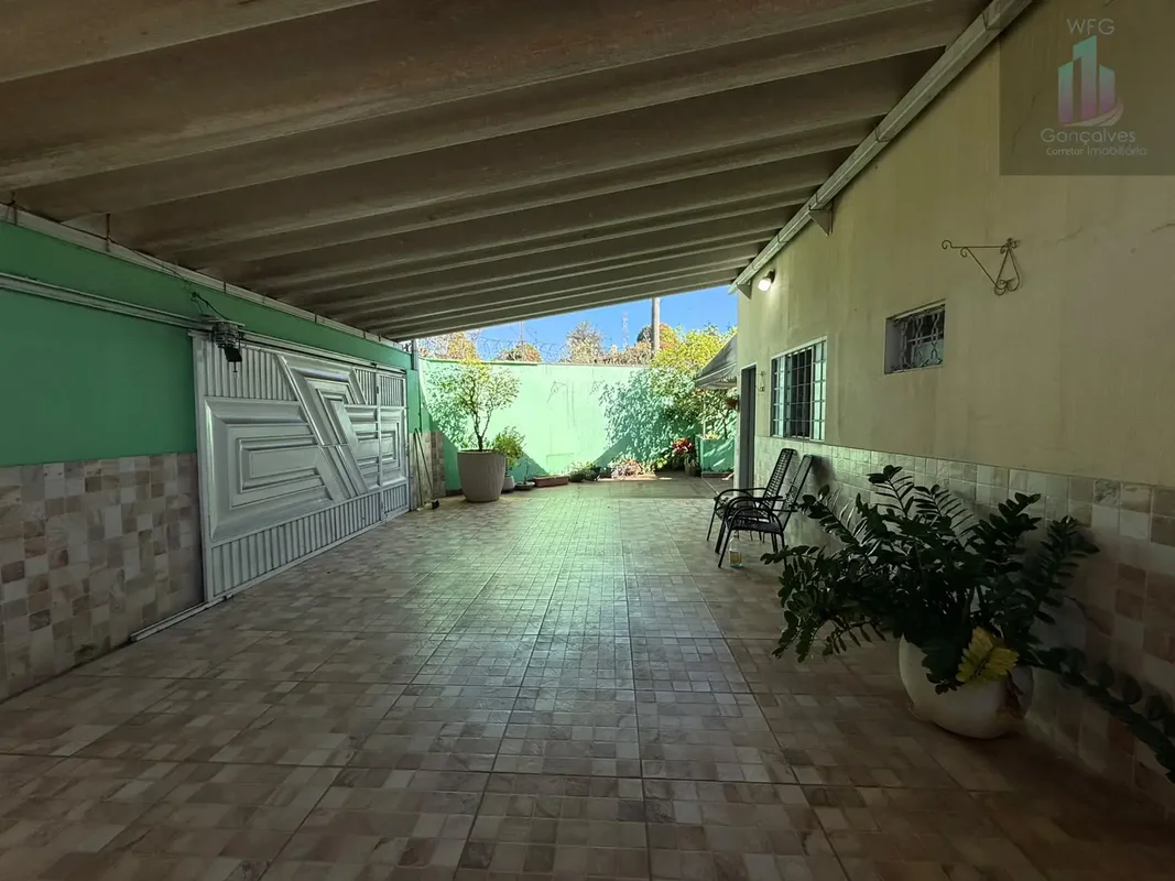 Casa Com 2 Quartos, Suíte e Garagem para 4 Veículos | A Poucos Metros Sup Vieira...