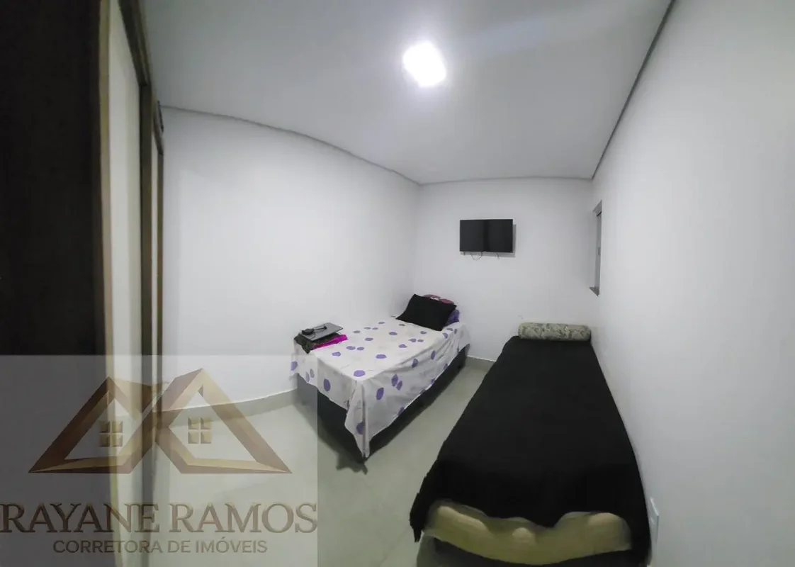 Confira esse apartamento confortável e bem localizado na Região dos Lagos, Sobra...