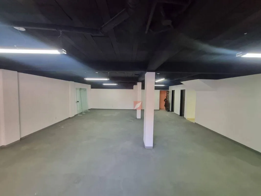 Imóvel com aproximadamente 194M², localizado na Quadra 30 Conjunto 22 Lote 18:- ...