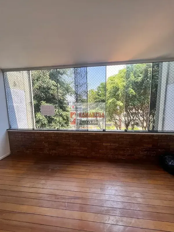 SQN 410 Bloco C APT 303Sala, 02 quartos, cozinha, banheiro, área de serviço e DC...