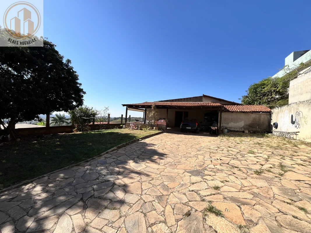  Casa à Venda – Condomínio Beija-Flor | Lote de 800 m² | Vista Permanente para o...