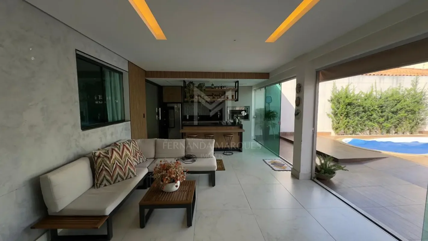 Fernanda Marques vende casa maravilhosa na Rua 05, em Vicente Pires!- 4 Quartos,...