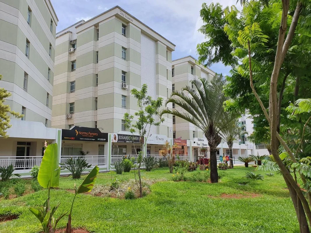Excelente unidade localizada no Ed. Top Master, próximo ao Bosque do Sudoeste e ...