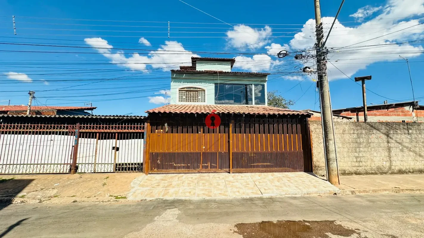 QR 512 - Casa com 2 dormitórios para alugar com 140,00 m² por R$ 2.000,00/mês - ...
