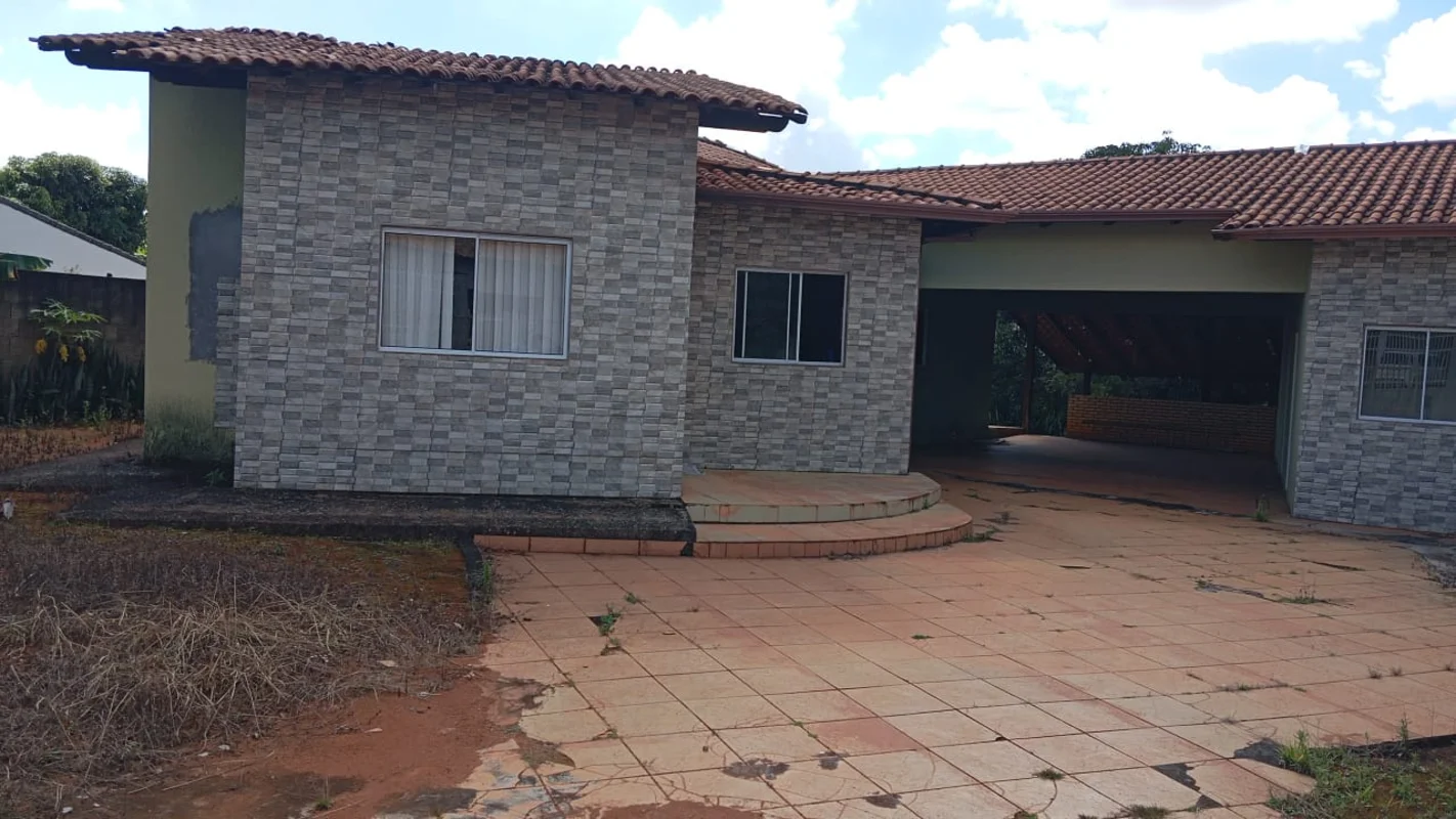 OPORTUNIDADE IMPERDÍVEL – PROPRIETÁRIA VENDE CASA COM GRANDE POTENCIAL PARA REFO...