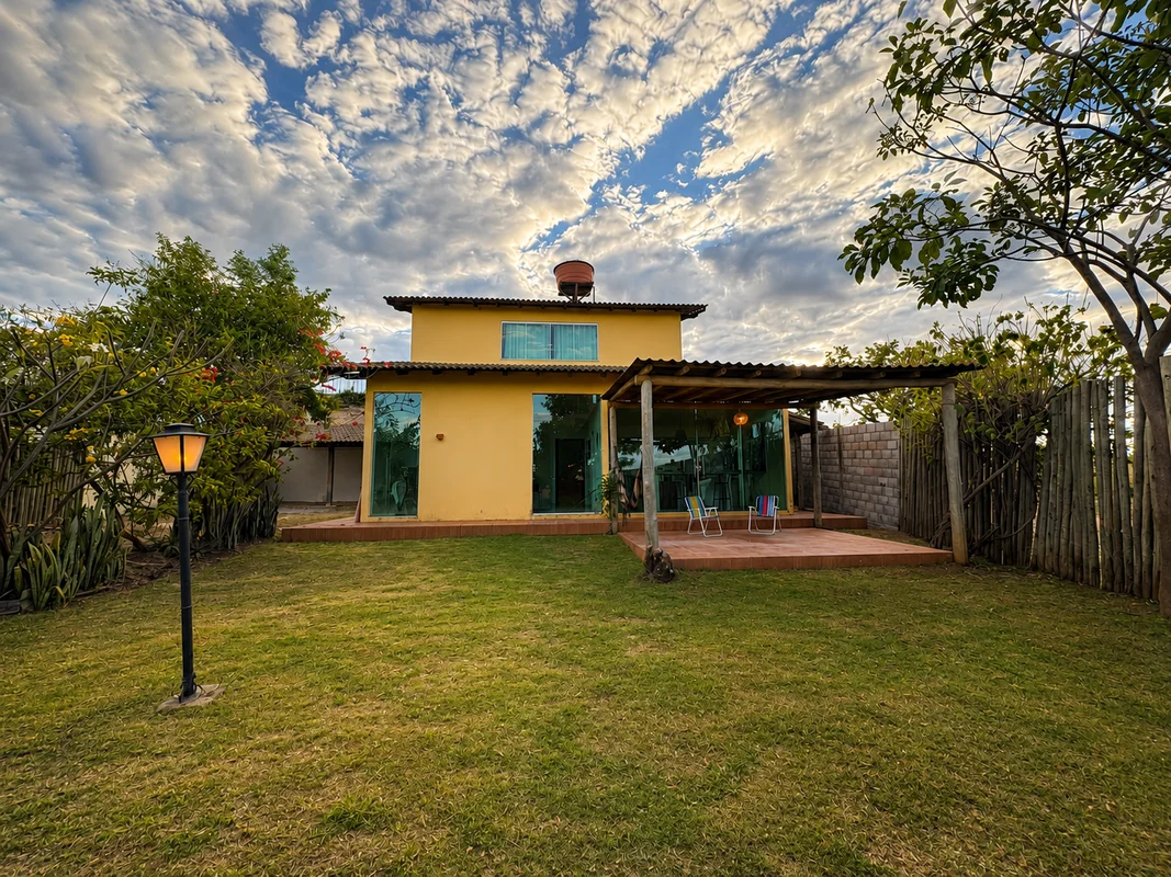 FOTOS INTERNAS DO IMÓVEL EM BREVE!Charmosa casa à venda no Condomínio Privê Mora...