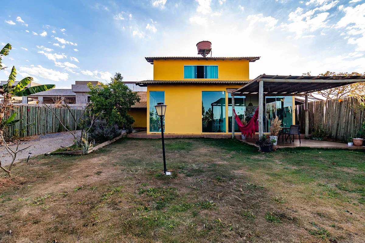 FOTOS INTERNAS DO IMÓVEL EM BREVE!Charmosa casa à venda no Condomínio Privê Mora...