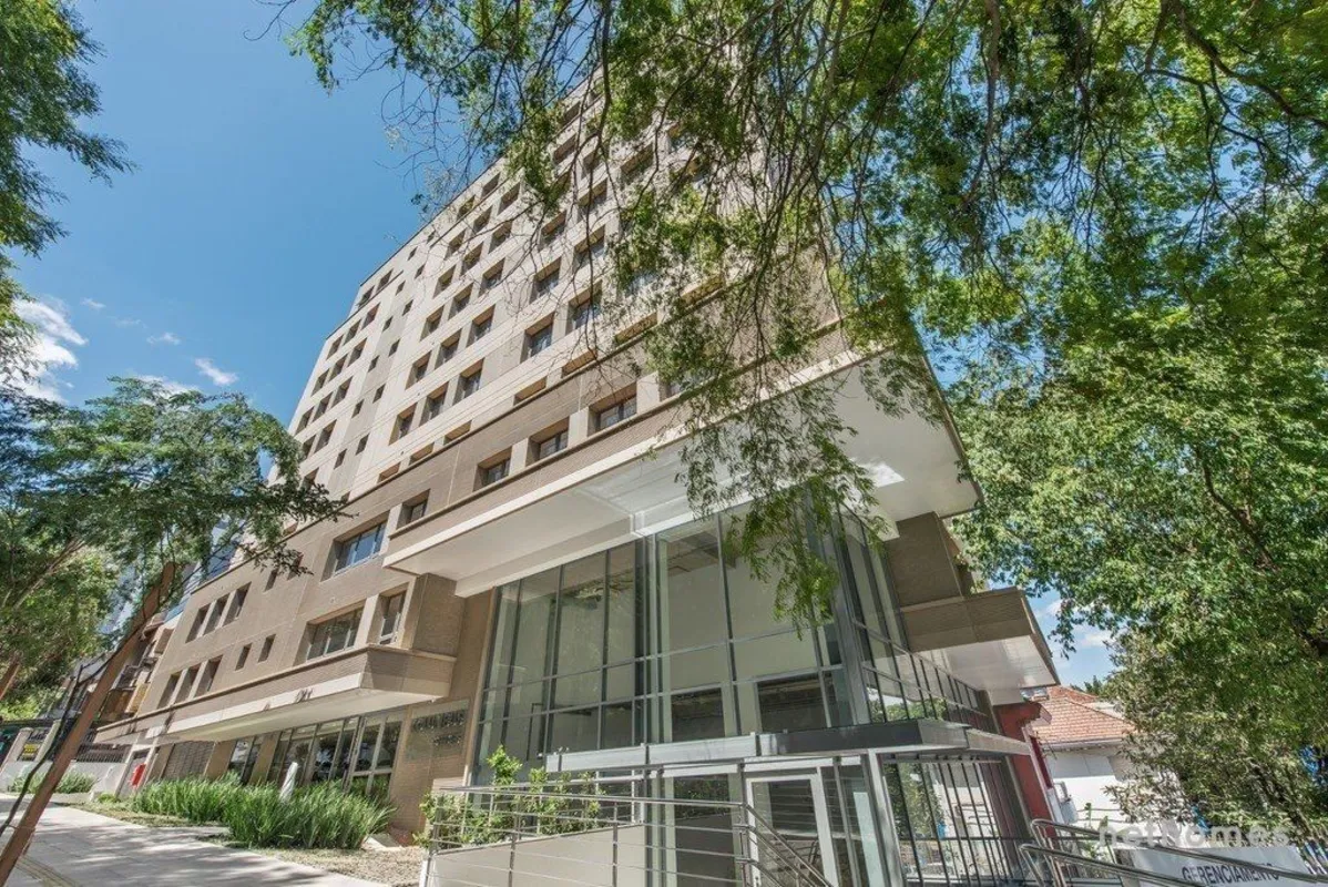 Excelente sala comercial de 47,88m2 livres, andar alto, pronta para uso. Com aca...