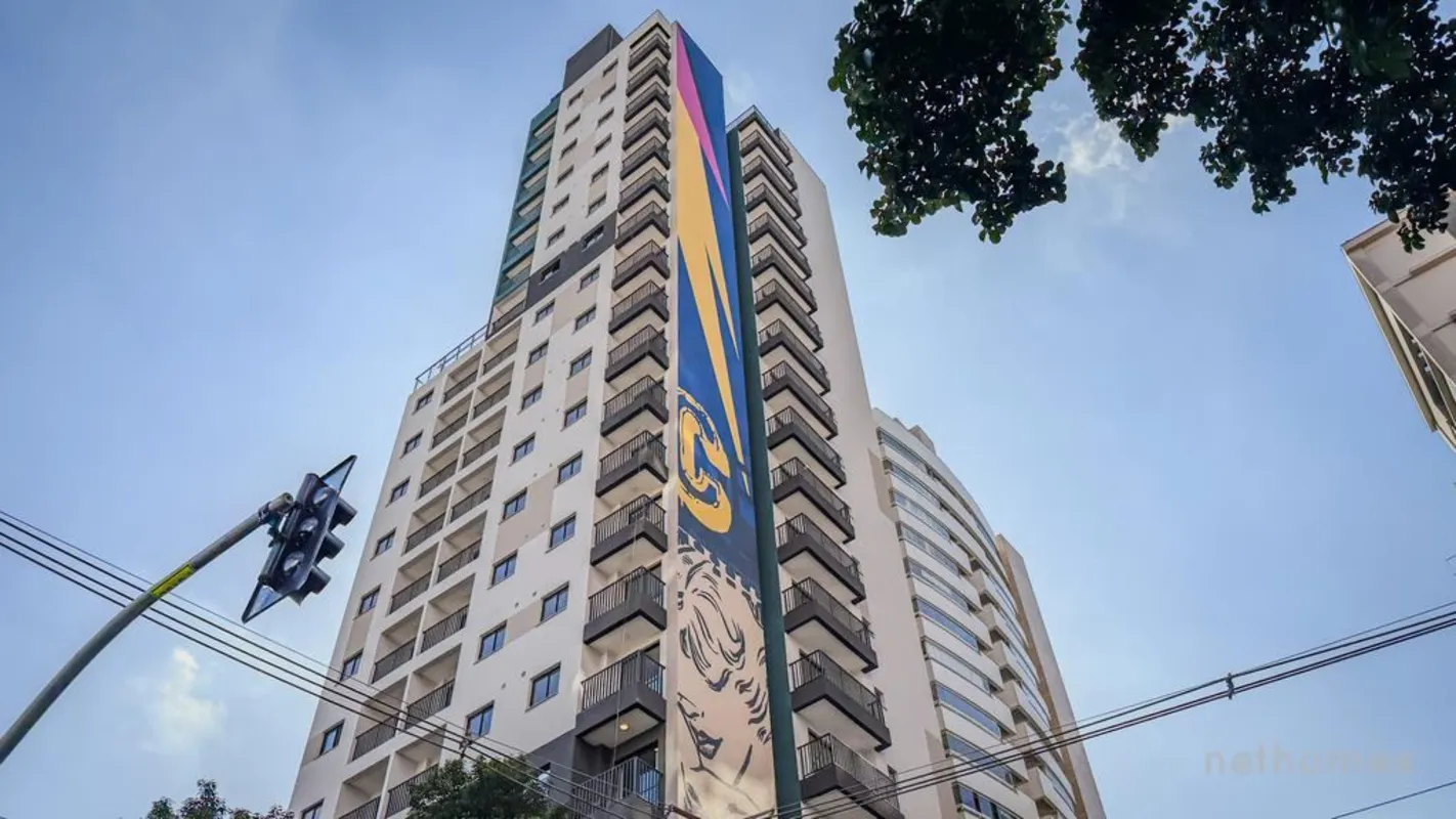 More, viva e desfrute de um dos bairros mais desejados de Sâo Paulo. Na Vila Cle...