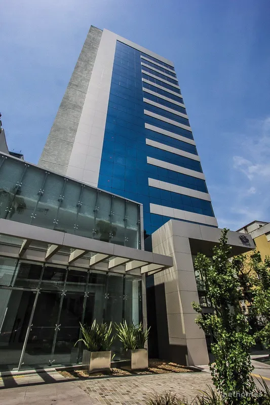 Com endereço privilegiado e arquitetura sofisticada que dispensa apresentações. ...