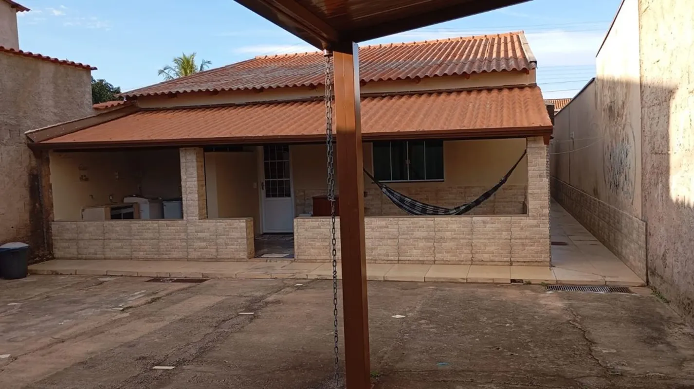 Imobiliária Solino vende excelente casa no setor de mansões, Sobradinho-DF.Casa ...