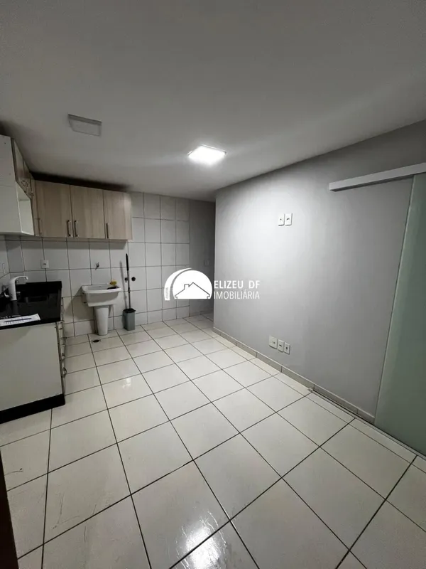 Elizeu DF Imobiliária aluga Apartamento na QE 40 Rua 24 no Guará II: Apartamento...