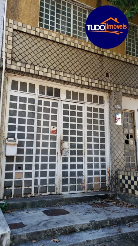 Procurando o lar dos seus sonhos?Casa pra reformar e deixar do jeito que vc semp...