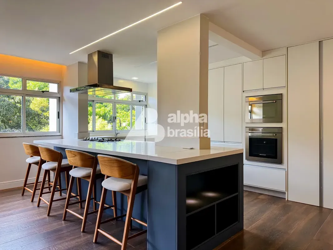Existem apartamentos reformados. E existem imóveis completamente transformados.N...