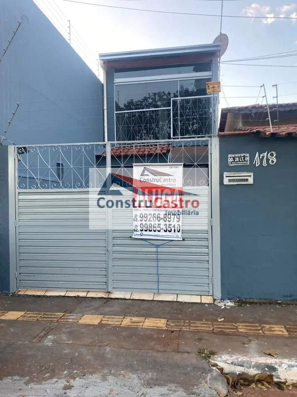 Conheça uma charmosa casa sobrado Comercial para aluguel na Rua M 04, QD 28 LT 9...
