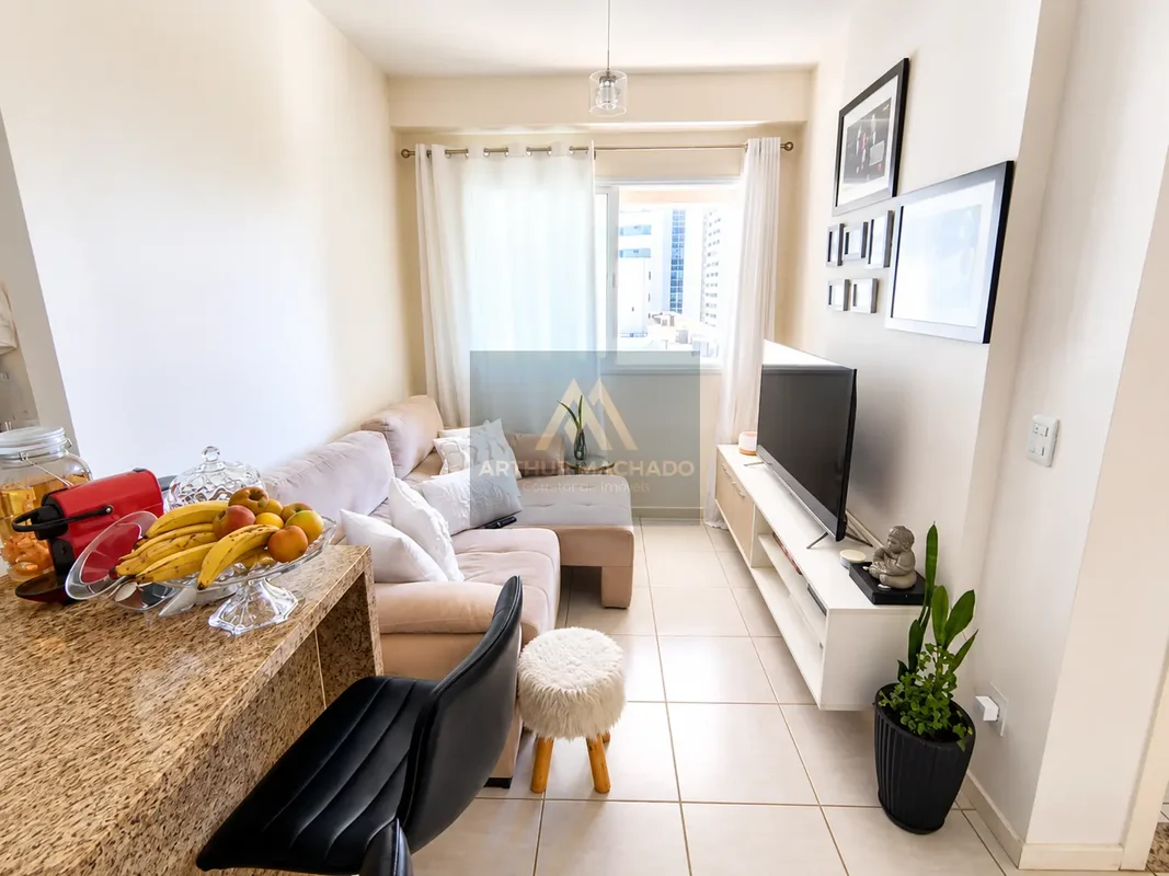 Apartamento localizado no 3º andar, com posição nascente, proporcionando boa ilu...