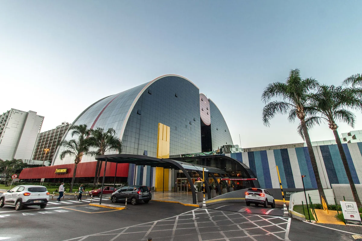 Sala comercial no Brasília Shopping com amplo espaço , recepção montada, sala de...