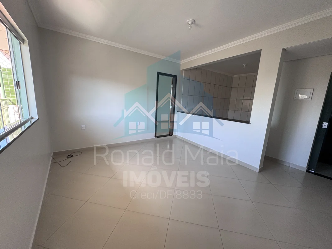 Ronald Maia Imóveis - ALUGA esse lindo e reformado apartamento..Apartamento refo...