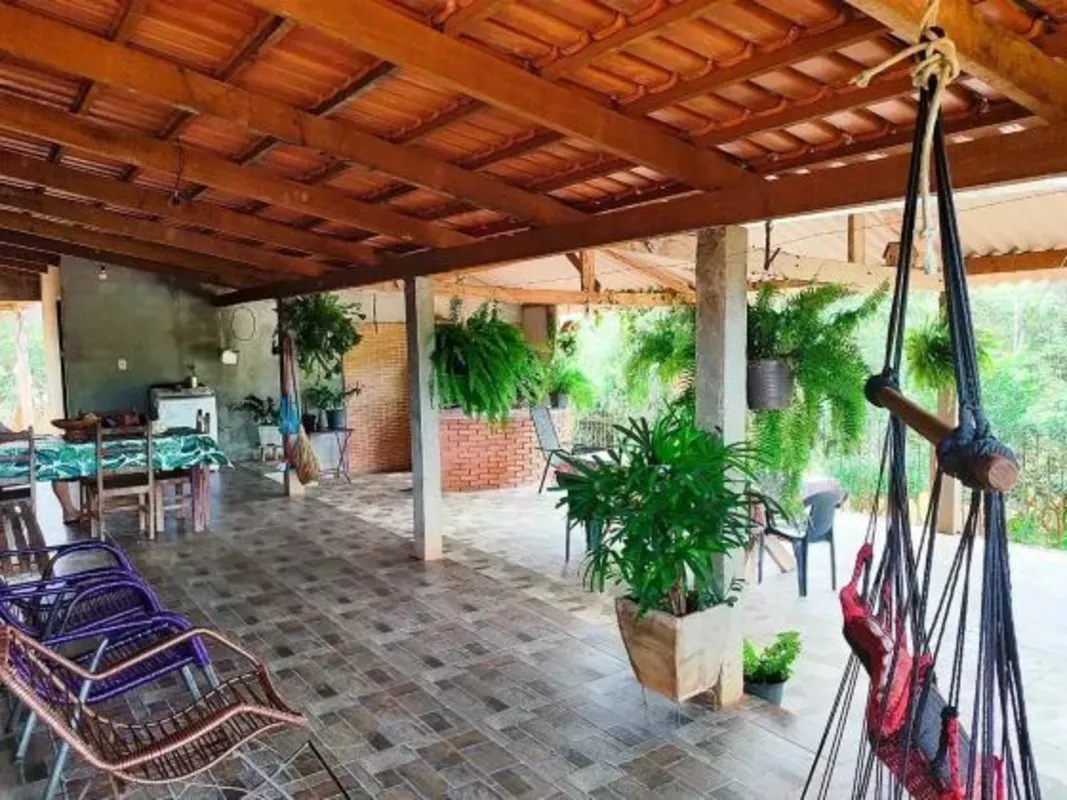 •1 alqueire de terra plana•Casa ampla e confortável•Área de lazer com churrasque...