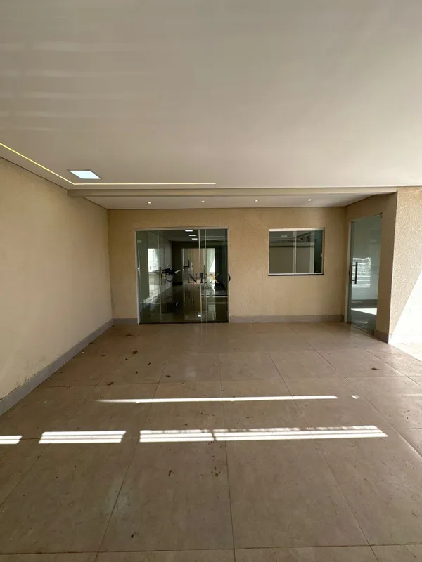 Destaques do imóvel:. 3 QUARTOS. 100% reformada, com acabamento moderno e de qua...