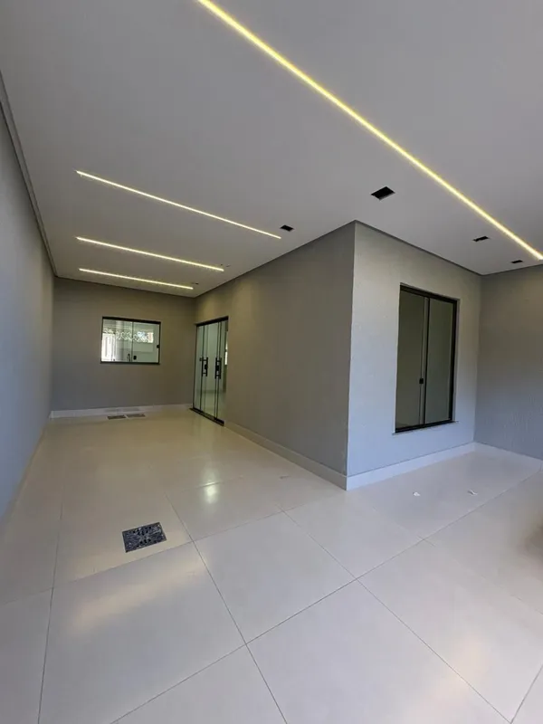 Zero entrada! Casa ampla, moderna e muito bem distribuída, localizada no Residen...