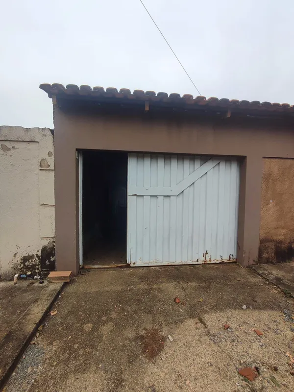  Oportunidade de investimento!Venda de 2 lotes juntos, com construção, localizad...