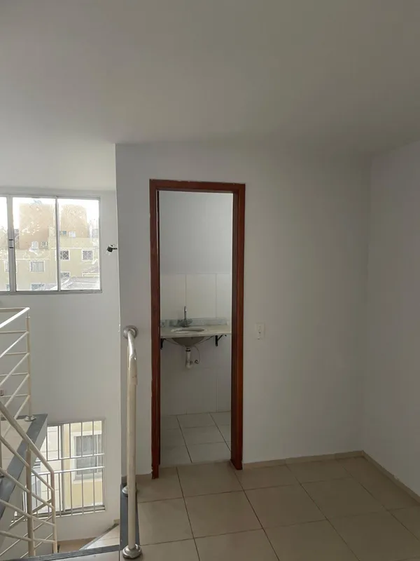 ÁGIO Apartamento amplo e bem distribuído, localizado no 3º andar, no bairro Parq...