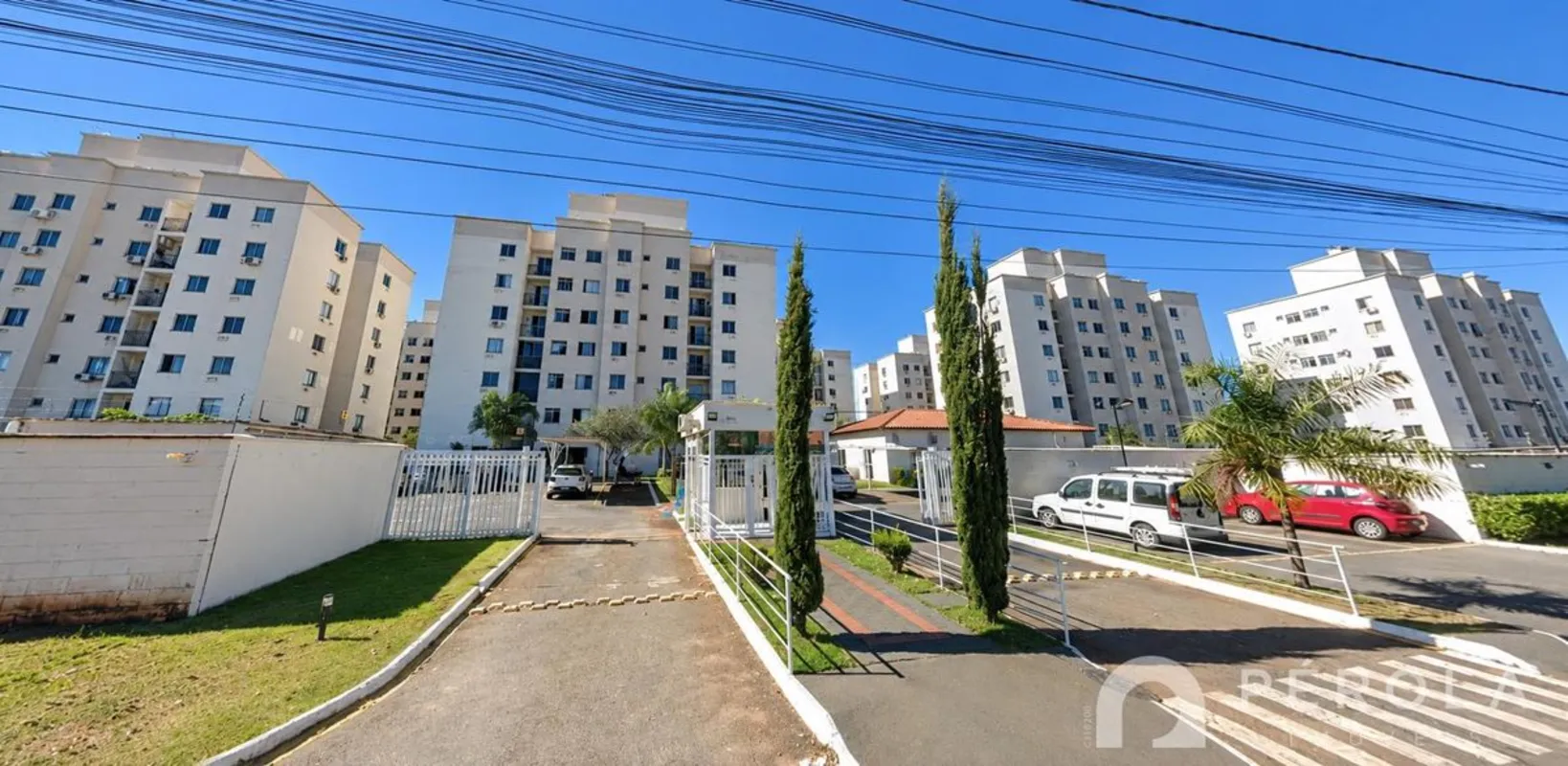 Apartamento com dois quartos, sala de estar com varanda, cozinha, banheiro socia...